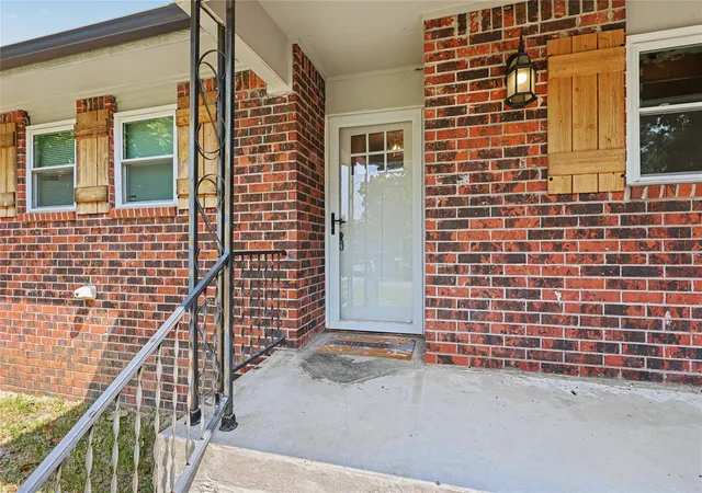 Photo 4 of Sale Pending at 307 Dogwood Dr, Tahlequah, OK 74464 | MLS# 2628998 | Listing updated on 2026-08-31