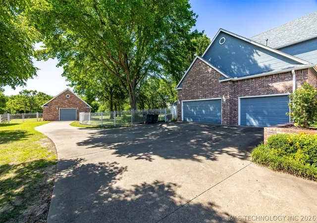 Photo 3 of Single family home for sale at 13602 W 42nd Place S, Sand Springs, OK 74063 | MLS# 2629006 | Listing updated on 2026-09-14
