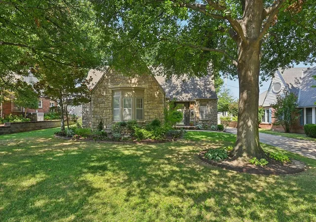 Photo 2 of Sale Pending at 3308 S Utica Ave, Tulsa, OK 74105 | MLS# 2627602 | Listing updated on 2026-09-06