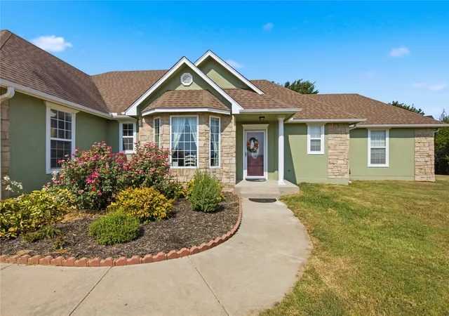 Photo 2 of Sale Pending at 17975 County Rd 3518, Ada, OK 74820 | MLS# 2629084 | Listing updated on 2026-09-08