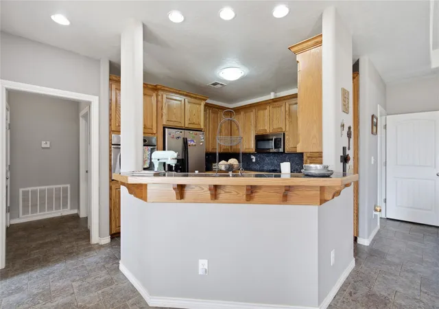 Photo 3 of Sale Pending at 17975 County Rd 3518, Ada, OK 74820 | MLS# 2629084 | Listing updated on 2026-09-08