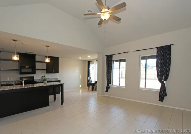 Photo 2 of Single family home for sale at 1664 E 138 Street, Sapulpa, OK 74066 | MLS# 2629088 | Listing updated on 2026-08-29