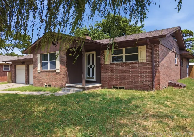 Photo 2 of Sale Pending at 2227 S 107th E Eastavenue, Tulsa, OK 74129 | MLS# 2628616 | Listing updated on 2026-08-31