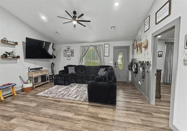 Photo 3 of Single family home for sale at 23473 N 4 Mile Rd, Fort Gibson, OK 74434 | MLS# 2629093 | Listing updated on 2026-09-22