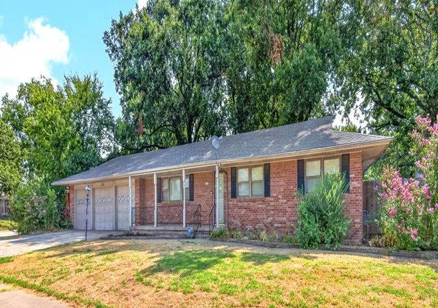 Photo 1 of Single family home for sale at 126 Mulberry Ln, Bartlesville, OK 74003 | MLS# 2628725 | Listing updated on 2026-09-03
