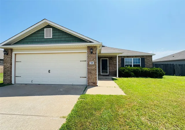 Photo 1 of Sale Pending at 7309 S Gardenia Ave, Broken Arrow, OK 74011 | MLS# 2629091 | Listing updated on 2026-09-11