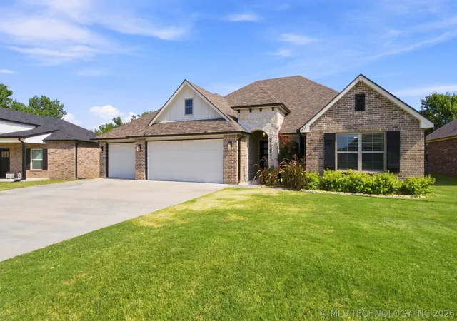 Photo 1 of Sale Pending at 8457 Spring Crk Ct, Claremore, OK 74019 | MLS# 2628864 | Listing updated on 2026-10-02