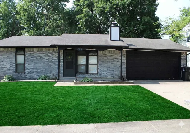 Photo 1 of Sale Pending at 201 W Waco St, Broken Arrow, OK 74011 | MLS# 2629150 | Listing updated on 2026-08-31