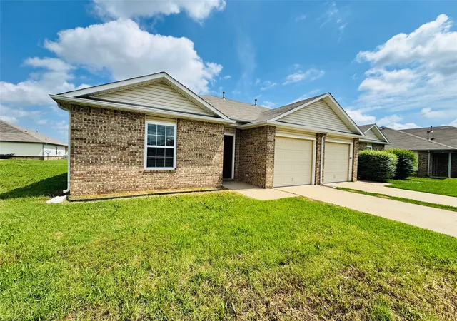 Photo 1 of Sale Pending at 3504 E Gillette St, Broken Arrow, OK 74014 | MLS# 2629098 | Listing updated on 2026-09-14