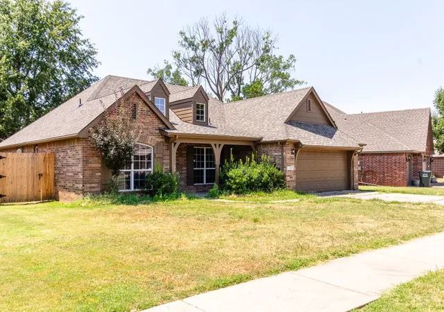 Photo 2 of Sale Pending at 11512 E 102nd Street N, Owasso, OK 74055 | MLS# 2629216 | Listing updated on 2026-09-11