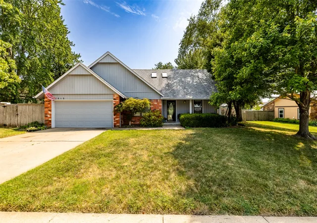 Photo 2 of Single family home for sale at 2513 E Reno St, Broken Arrow, OK 74014 | MLS# 2629134 | Listing updated on 2026-10-05