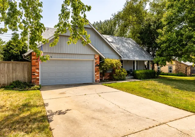 Photo 3 of Single family home for sale at 2513 E Reno St, Broken Arrow, OK 74014 | MLS# 2629134 | Listing updated on 2026-10-05