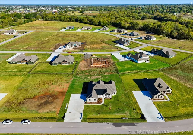 Photo 4 of Single family home for sale at 16315 E 101st Street, Owasso, OK 74055 | MLS# 2628329 | Listing updated on 2026-09-08