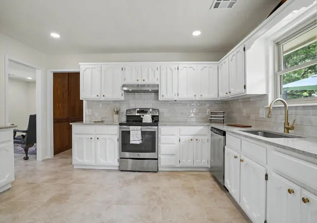 Photo 3 of Single family home for sale at 23930 E Lamb Ter, Broken Arrow, OK 74014 | MLS# 2629263 | Listing updated on 2026-10-01