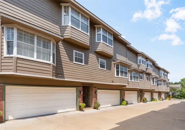 Photo 3 of Sale Pending at 1418 S Frisco Ave #5, Tulsa, OK 74119 | MLS# 2629252 | Listing updated on 2026-09-01
