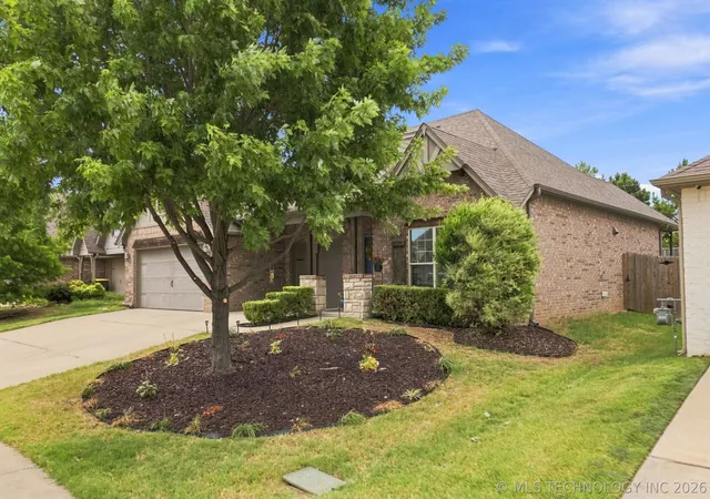 Photo 1 of Single family home for sale at 2605 W 111th Place S, Jenks, OK 74037 | MLS# 2629040 | Listing updated on 2026-09-08