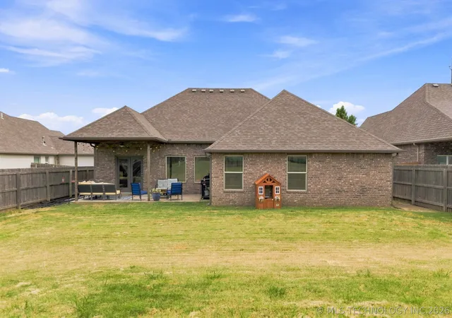 Photo 2 of Single family home for sale at 2605 W 111th Place S, Jenks, OK 74037 | MLS# 2629040 | Listing updated on 2026-09-08