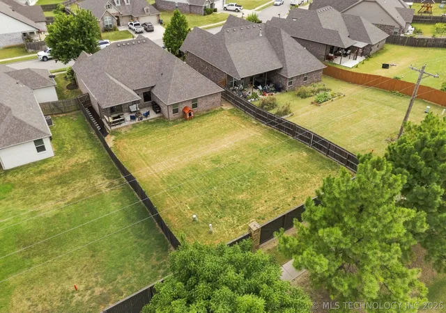 Photo 3 of Single family home for sale at 2605 W 111th Place S, Jenks, OK 74037 | MLS# 2629040 | Listing updated on 2026-09-08