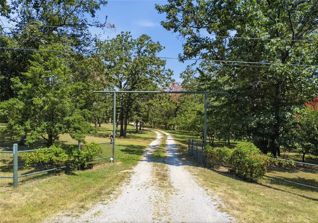 Photo 2 of Sale Pending at 18221 E 422 Road, Claremore, OK 74017 | MLS# 2629258 | Listing updated on 2026-09-11