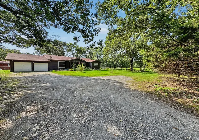 Photo 3 of Single family home for sale at 24737 E Cobbs Cor Rd, Tahlequah, OK 74464 | MLS# 2629332 | Listing updated on 2026-09-14