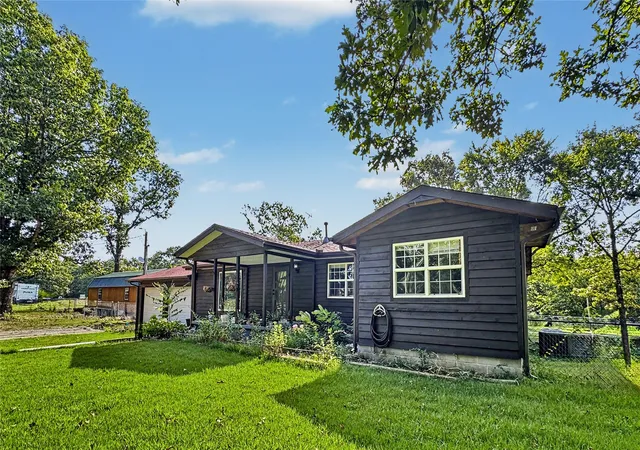 Photo 3 of Single family home for sale at 24737 E Cobbs Cor Rd, Tahlequah, OK 74464 | MLS# 2629332 | Listing updated on 2026-09-14