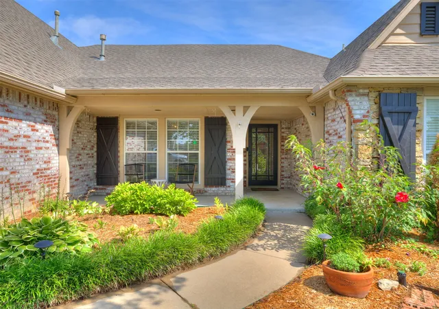 Photo 3 of Sale Pending at 14011 E 87th Place N, Owasso, OK 74055 | MLS# 2629254 | Listing updated on 2026-09-08