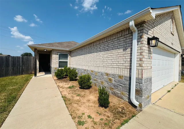 Photo 2 of Single family home for sale at 8721 E 161st Place S, Bixby, OK 74008 | MLS# 2629343 | Listing updated on 2026-09-10