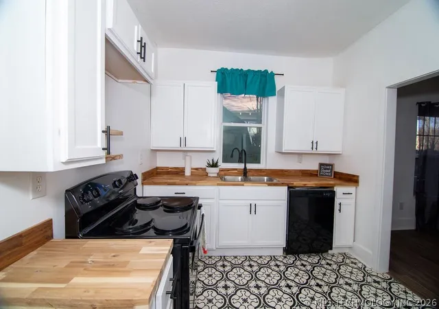Photo 4 of Single family home for sale at 1018 N Okmulgee Ave, Okmulgee, OK 74447 | MLS# 2607110 | Listing updated on 2026-09-30