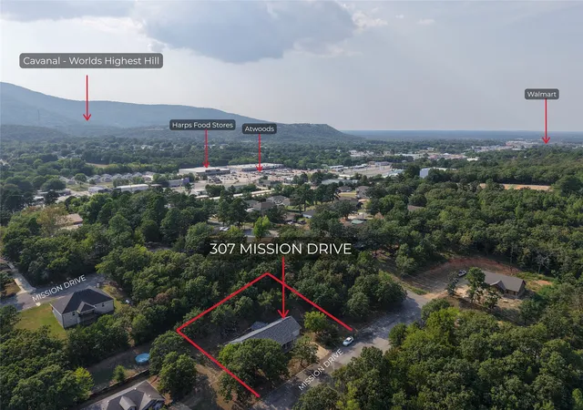 Photo 3 of Single family home for sale at 307 Mission Dr N, Poteau, OK 74953 | MLS# 2629066 | Listing updated on 2026-09-08