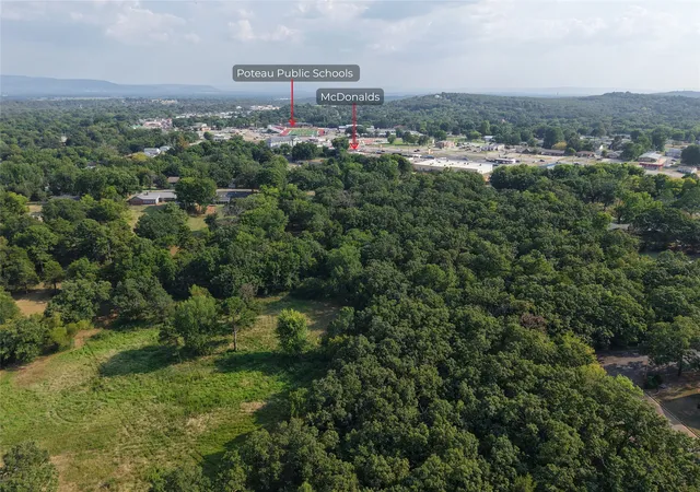 Photo 3 of Single family home for sale at 307 Mission Dr N, Poteau, OK 74953 | MLS# 2629066 | Listing updated on 2026-09-08