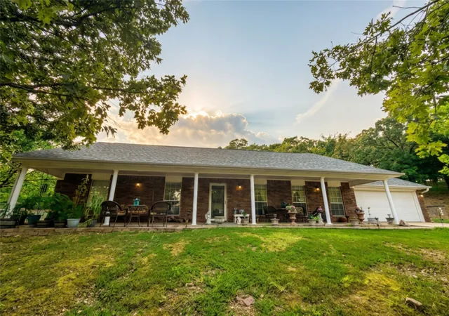 Photo 4 of Single family home for sale at 307 Mission Dr N, Poteau, OK 74953 | MLS# 2629066 | Listing updated on 2026-09-08