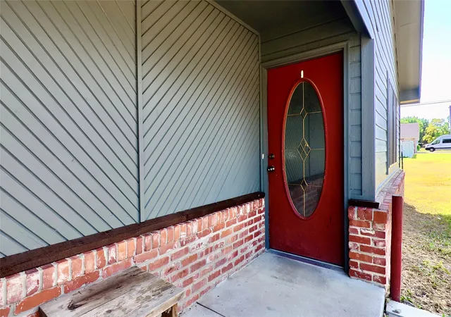 Photo 3 of Single family home for sale at 200 W Creek Ave, Checotah, OK 74426 | MLS# 2629422 | Listing updated on 2026-09-09