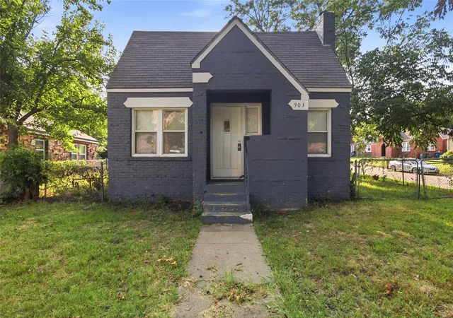 Photo 3 of Sale Pending at 903 N Columbia Pl, Tulsa, OK 74110 | MLS# 2629260 | Listing updated on 2026-09-09