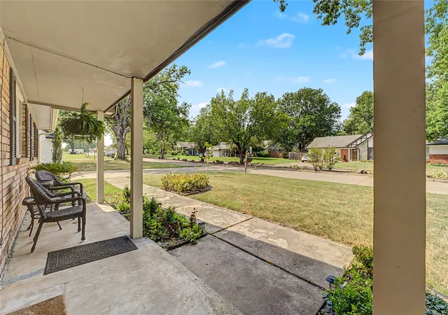 Photo 3 of Sale Pending at 701 W S Park Blvd, Broken Arrow, OK 74011 | MLS# 2629443 | Listing updated on 2026-08-31