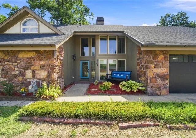 Photo 2 of Single family home for sale at 1905 Dunsinane Ct, Miami, OK 74354 | MLS# 2628818 | Listing updated on 2026-10-01