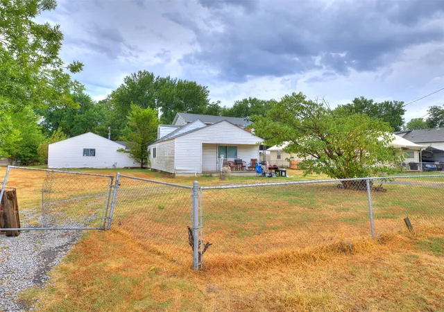 Photo 3 of Single family home for sale at 7415 N Trenton Ave, Tulsa, OK 74126 | MLS# 2629469 | Listing updated on 2026-09-02