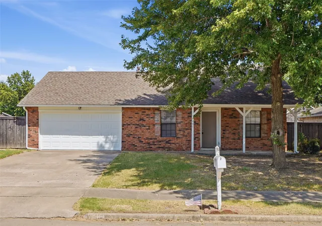 Photo 2 of Sale Pending at 4401 S Maple Ave, Broken Arrow, OK 74011 | MLS# 2629483 | Listing updated on 2026-09-10