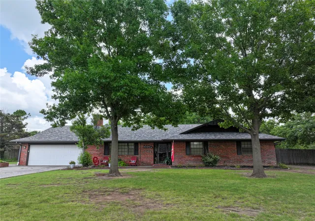Photo 1 of Single family home for sale at 1024 Oak Dr, Sulphur, OK 73086 | MLS# 2629485 | Listing updated on 2026-09-05