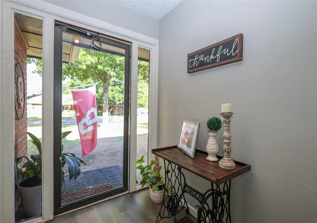 Photo 2 of Single family home for sale at 1024 Oak Dr, Sulphur, OK 73086 | MLS# 2629485 | Listing updated on 2026-09-05