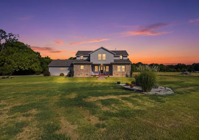 Single family home for sale at 5665 Lakeview Dr, Mounds, OK 74047 | MLS# 2629506