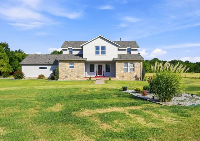 Photo 2 of Single family home for sale at 5665 Lakeview Dr, Mounds, OK 74047 | MLS# 2629506 | Listing updated on 2026-09-14