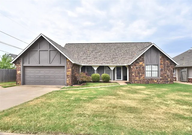 Photo 1 of Single family home for sale at 5004 S Spruce Dr, Sand Springs, OK 74063 | MLS# 2629570 | Listing updated on 2026-09-20
