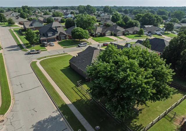 Photo 3 of Single family home for sale at 2517 W Ocala St, Broken Arrow, OK 74011 | MLS# 2629563 | Listing updated on 2026-09-13