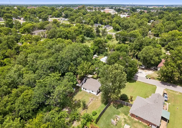 Photo 2 of Single family home for sale at 417 E 17th Street, Ada, OK 74820 | MLS# 2629452 | Listing updated on 2026-09-23