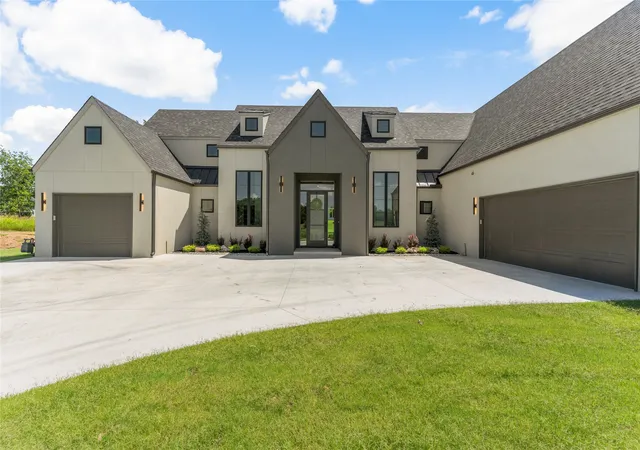 Photo 2 of Single family home for sale at 17822 E Patriot Dr, Owasso, OK 74055 | MLS# 2629371 | Listing updated on 2026-10-05