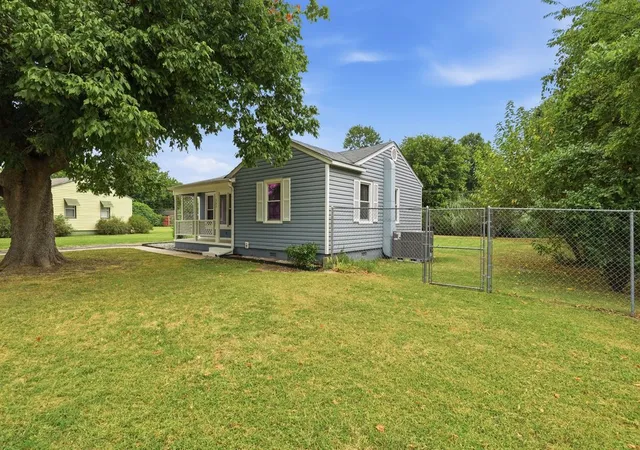Photo 3 of Sale Pending at 309 N Birch St, Owasso, OK 74055 | MLS# 2629620 | Listing updated on 2026-09-09
