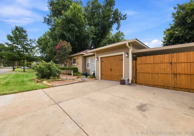 Photo 3 of Single family home for sale at 4504 E 25th Place, Tulsa, OK 74114 | MLS# 2629182 | Listing updated on 2026-08-31