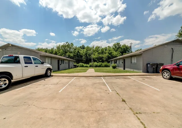 Listing Photo 4 - Condo for sale in building located at 1072 N Irvington Ave, Tulsa, OK 74115