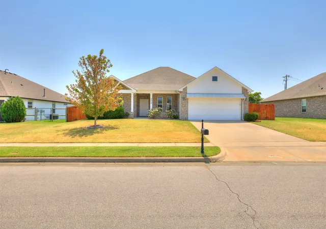 Photo 2 of Single family home for sale at 7315 E Oak Ridge St, Broken Arrow, OK 74014 | MLS# 2629651 | Listing updated on 2026-09-28