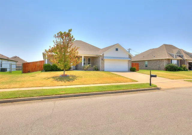 Photo 3 of Single family home for sale at 7315 E Oak Ridge St, Broken Arrow, OK 74014 | MLS# 2629651 | Listing updated on 2026-09-28